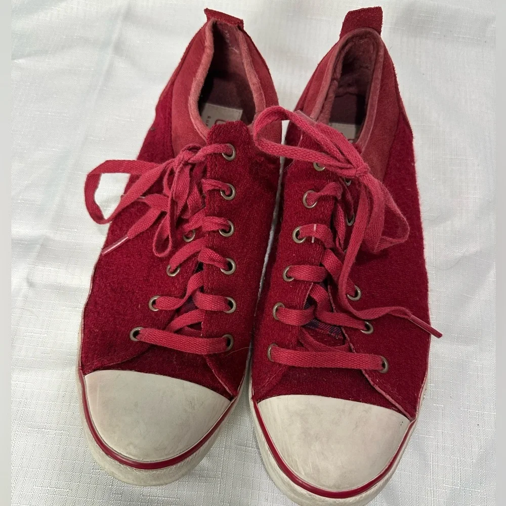 Ugg Evera Red Sneakers Size 7